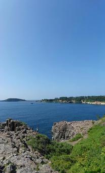 東尋坊から望む夏の海と緑 東尋坊から望む夏の海と緑 東尋坊,福井県,日本海の写真素材
