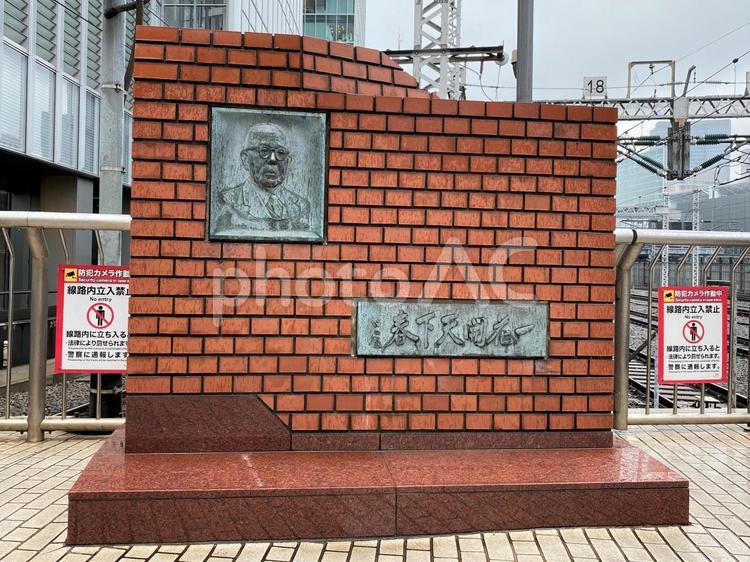 東京駅新幹線建設記念碑 鉄道,jr,駅の写真素材