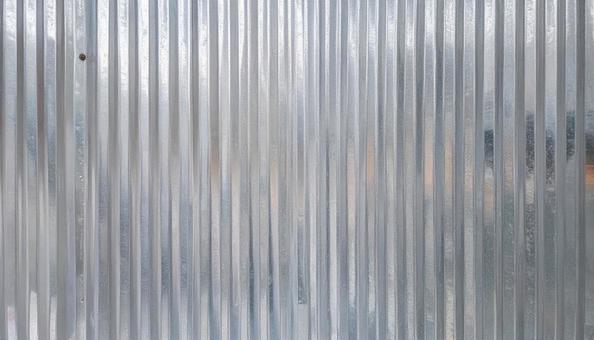 シルバーの波板金属の背景 シルバーの波板金属の背景の写真