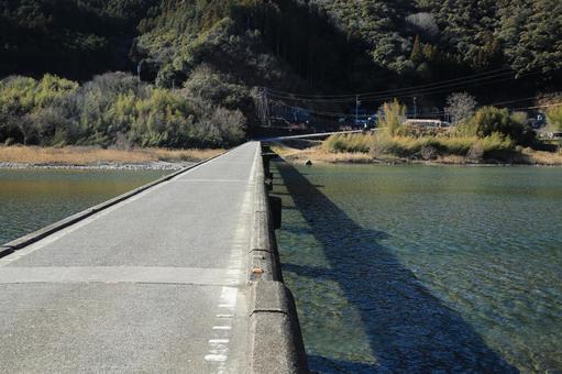 高知県いの町 名越屋沈下橋 高知県いの町 名越屋沈下橋 名越屋沈下橋,沈下橋,橋の写真素材