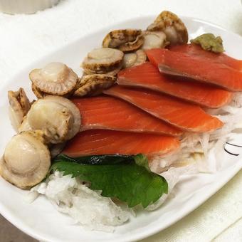 ホタテとサーモン ホタテとサーモンの写真