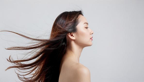 日本人女性横顔/美しい髪/自然な美しさ 日本人女性横顔/美しい髪/自然な美しさの写真