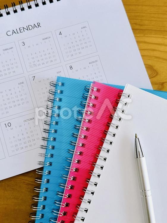 ビジネスイメージ　ノートとカレンダー ビジネスイメージ,スケジュール,シフト調整の写真素材