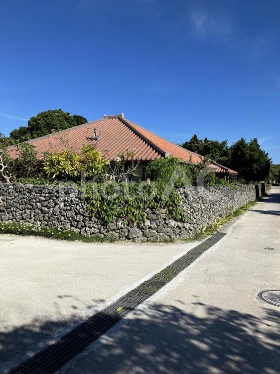 竹富島の風景5 沖縄,竹富島,空の写真素材