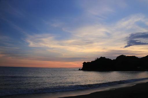 西伊豆町の素晴らしい海岸線の夕陽 西伊豆町の素晴らしい海岸線の夕陽 海岸線,夕陽,綺麗の写真素材