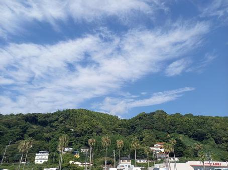 青空と山の風景 青空と山の風景 夏空,新緑,7月の空の写真素材