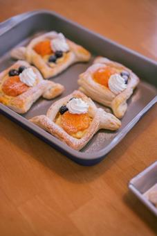 アプリコットとクリームのデニッシュ デニッシュ,アプリコット,あんずの写真素材