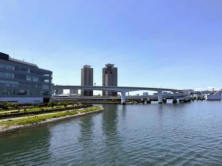 江東区から見た東京の街 2025年春 江東区から見た東京の街 2025年春 港区,運河,豊洲市場の写真素材