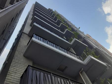 高層マンションと青空 高層マンションと青空 高層,マンション,不動産の写真素材