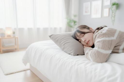 良く眠る女性 眠る,睡眠,昼寝の写真素材