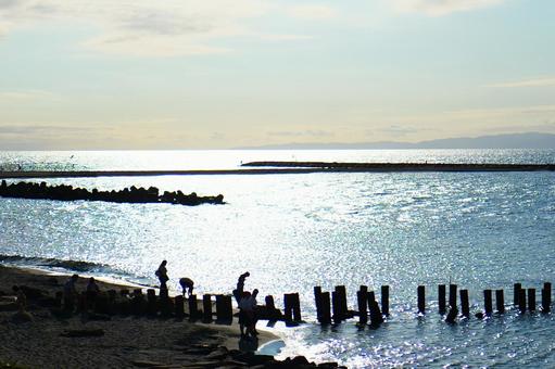 日の入りと海 日の入りと海の写真