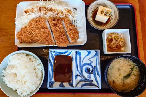 トンカツ定食 トンカツ定食の写真