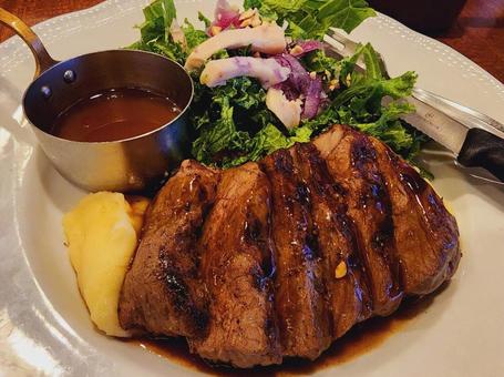 ステーキプレート ステーキプレート ステーキ,肉料理,鉄板の写真素材