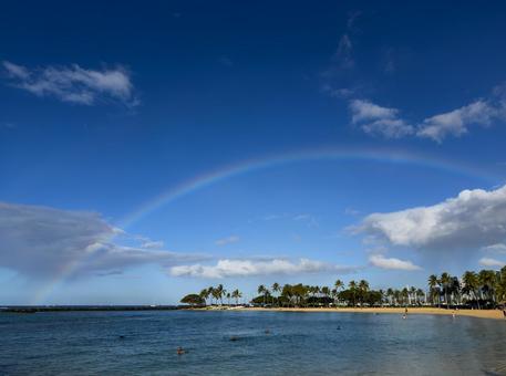 カハナモクビーチの虹 虹,ハワイ,マウイ島の写真素材
