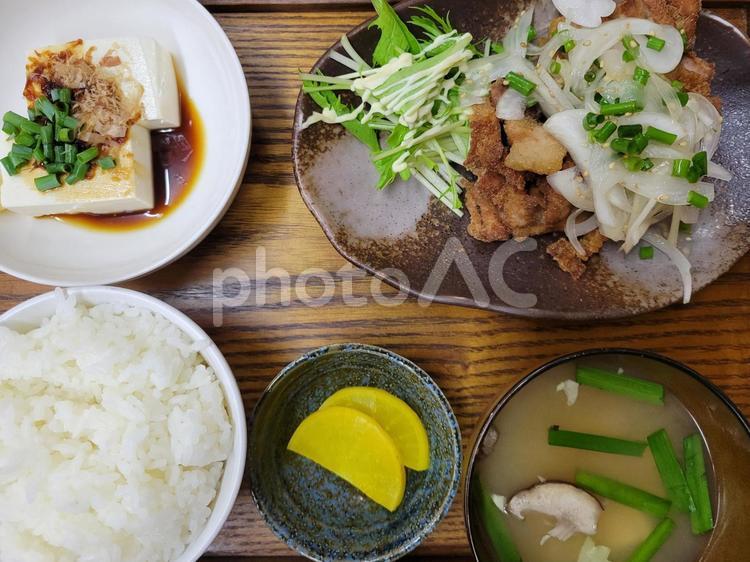 豚肉の唐揚げ定食 豚肉の唐揚げ,定食,ご飯の写真素材