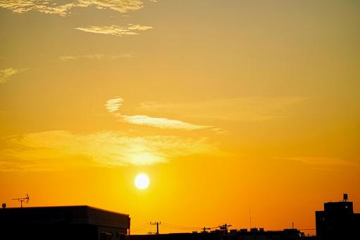 住宅街の夕陽 空,夕焼け,夕暮れの写真素材