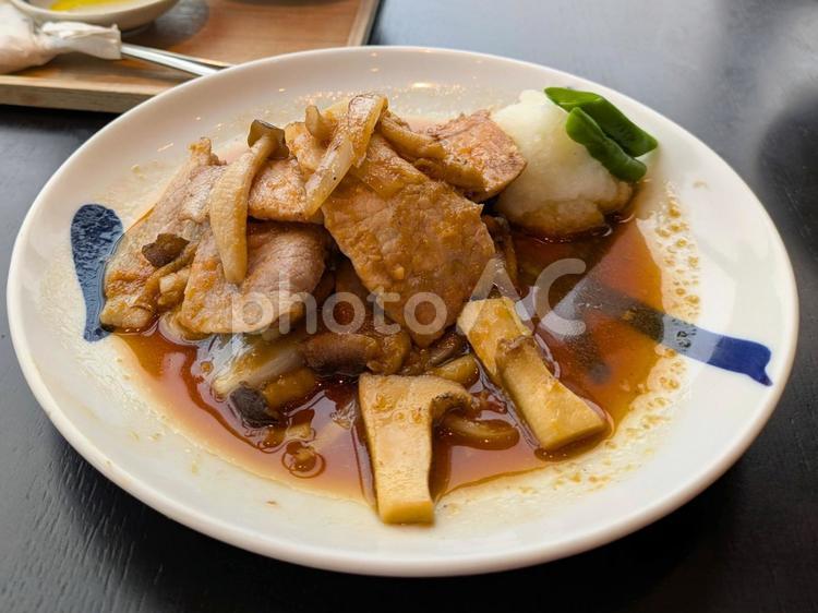 和食のおいしいお店の炒め物 炒め物,炒め料理,豚肉の写真素材