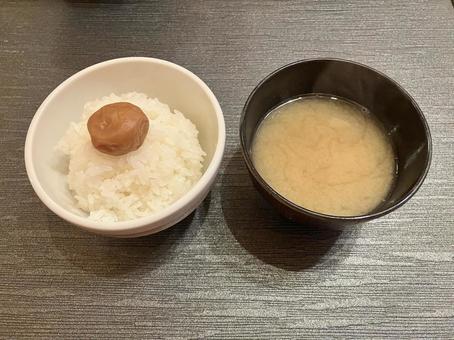 Photo, miso soup, salted plum, one grain, 
