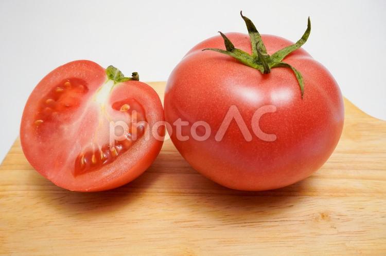 トマト（中玉）白背景　野菜 トマト,とまと,野菜の写真素材