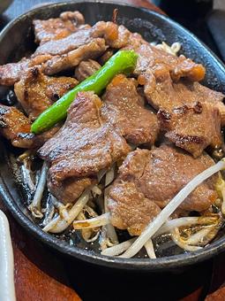 鉄板焼肉定食 鉄板焼肉定食 ステーキ,鉄板焼き,カルビの写真素材