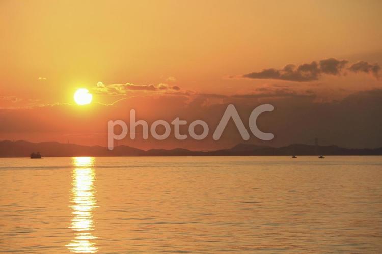 瀬戸内海の夏の夕陽6 夕陽,空,海の写真素材