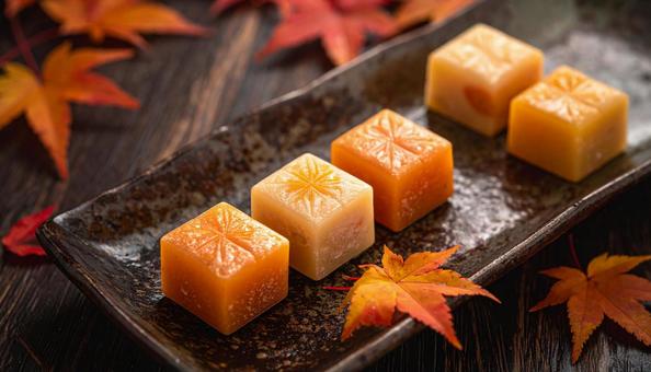 秋の紅葉と和菓子 秋の紅葉と和菓子の写真