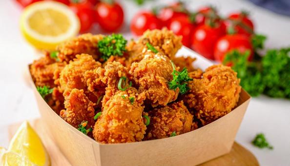 から揚げ 鶏の唐揚げ から揚げ 鶏の唐揚げの写真