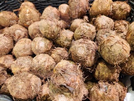 沢山の里芋の写真