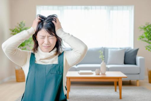悩める主婦 悩める主婦 女性,主婦,母親の写真素材