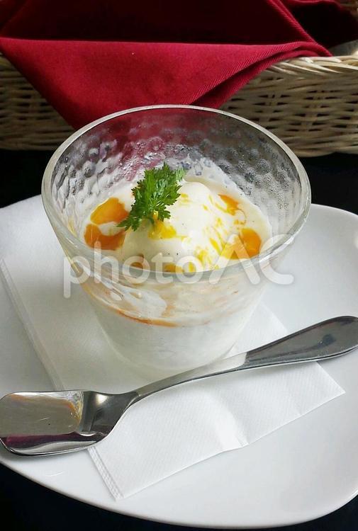 おしゃれなデザートのアイスクリーム デザート,スイーツ,食後の写真素材