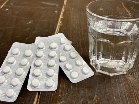 薬を飲むイメージ 6 内服薬,錠剤,頓服の写真素材