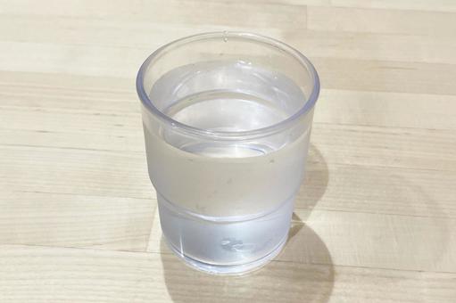 コップの水 水,冷たい,お冷の写真素材