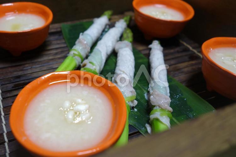 蒸籠蒸し食材12-1　アスパラ肉巻き　蒸し後 蒸篭,蒸籠,セイロの写真素材