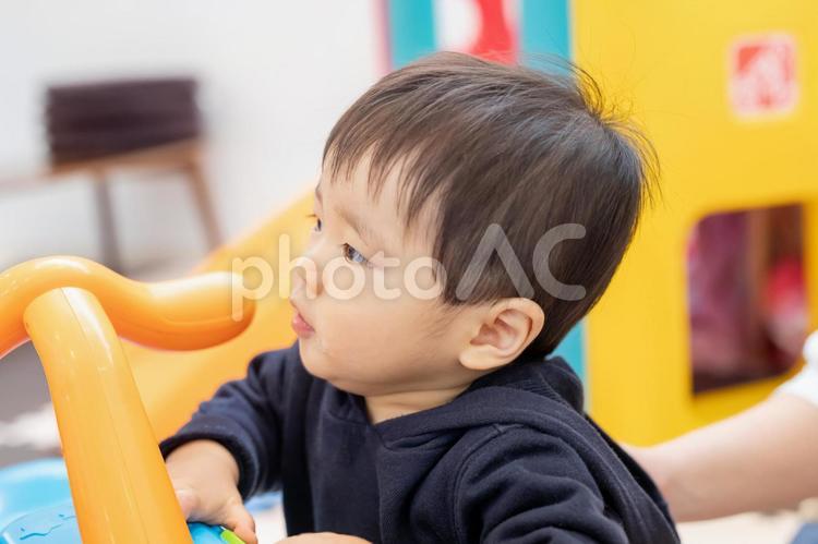 保育園／託児所／キッズカフェで遊ぶ子供 保育園,幼稚園,託児所の写真素材