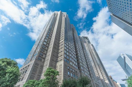 東京都庁と青空 西新宿,東京都庁,高層ビルの写真素材