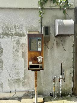 錆びついた自動販売機 錆,自動販売機,郊外の写真素材