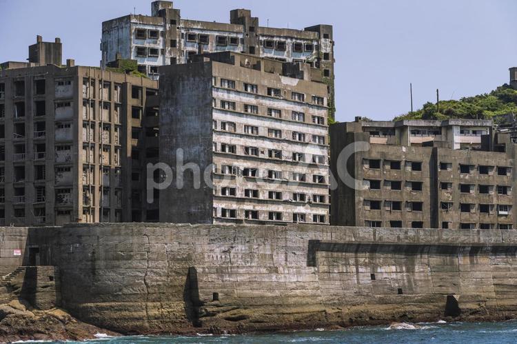 長崎の世界遺産軍艦島の廃墟群 長崎,世界遺産,軍艦島の写真素材