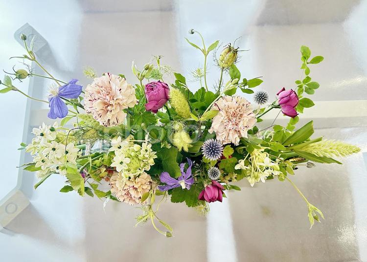 フラワーアレンジメント　花　生花 フラワー,花束,パステルブーケの写真素材