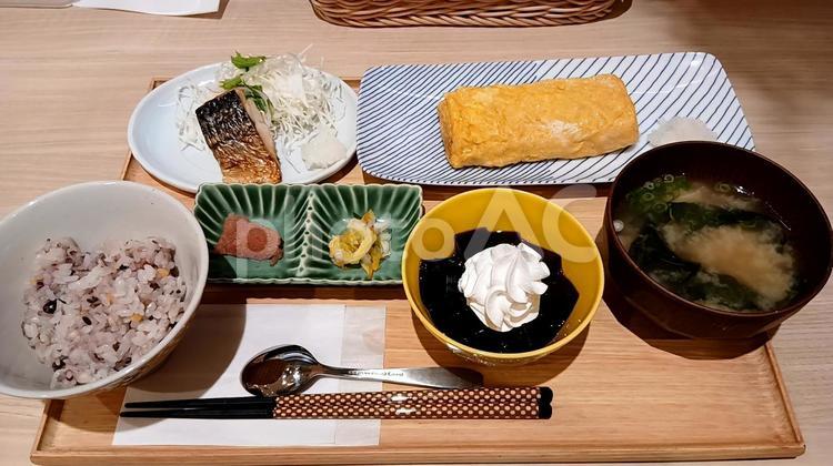 玉子焼きの和食定食2 玉子焼き,雑穀米,定食の写真素材