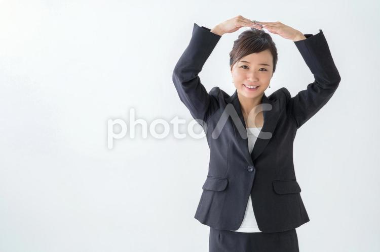 【切抜PSD】マルポーズする女性 丸,マル,okの写真素材