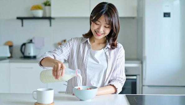 健康的で美しい女性の朝食風景 健康的で美しい女性の朝食風景の写真