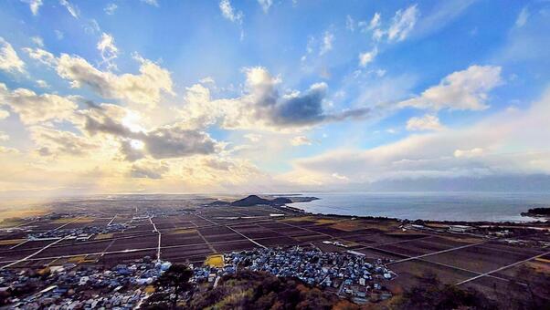 展望台からの琵琶湖と街並み 滋賀県,近江八幡市,琵琶湖の写真素材
