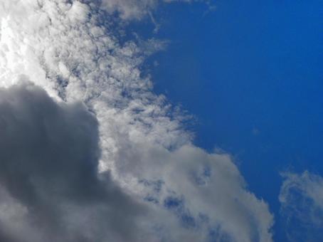 曇空のイメージ_57(不安定な空模様) 曇空のイメージ_57(不安定な空模様)の写真