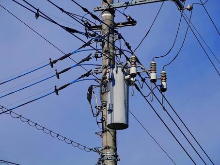 大切なライフライン・電柱 大切なライフライン・電柱 電柱,電線,ケーブルの写真素材