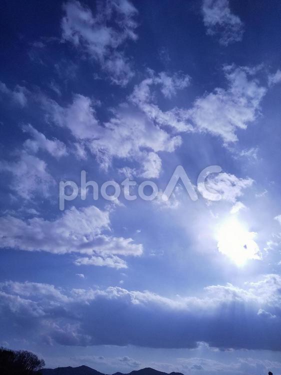 雨のち晴れ 空,きれい,晴れの写真素材