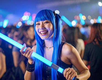 推し活女子・青のサイリウム 推し活女子・青のサイリウムの写真