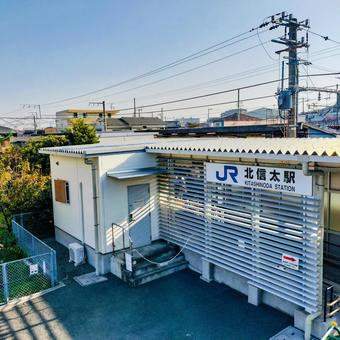 北信太駅（JR西日本　阪和線） 北信太駅,駅,鉄道の写真素材