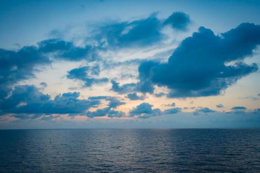 日本海　フェリーからの風景 日本海,日本海フェリー,海の写真素材