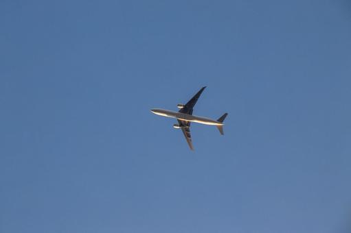 飛行機の羽ばたき 飛行機の羽ばたきの写真