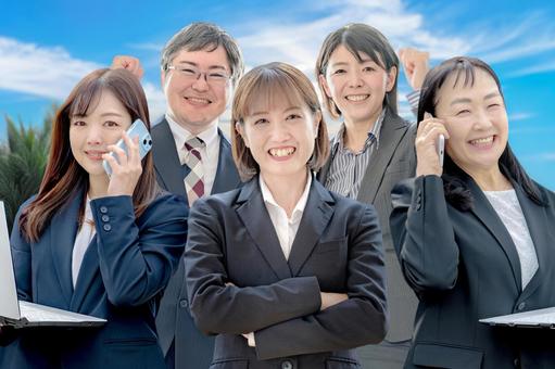 女性が活躍するビジネスチーム 女性が活躍するビジネスチーム 女性活躍,キャリアウーマン,働く女性の写真素材